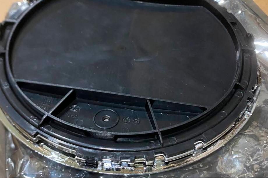 Mercedes GLC X253 2015–2022 Nedsatt pris – främre emblem under glas, kromad kant a0008880111 Foto 4