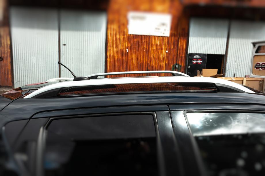 Nissan Juke 2010–2019 Takrails CROWN (matt grå) Image