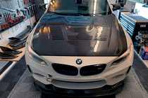 BMW 2-serien F22/F23 2014–2021 Motorhuv V4 (kolfiber) foto 1