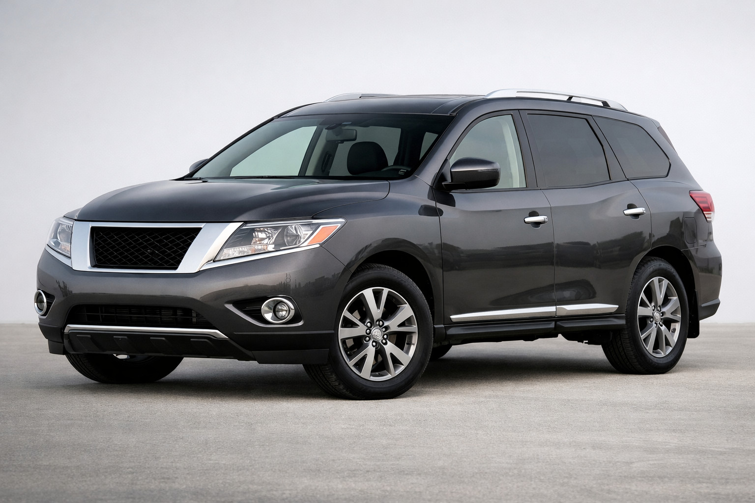 Test av Nissan Pathfinder R52 2012-2021: rymlig och bekväm familje-SUV