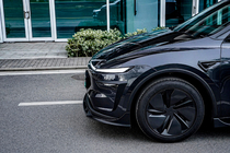 Tesla Model Y 2020– Bodykit-sats Black Warrior (för 2025+) foto 5