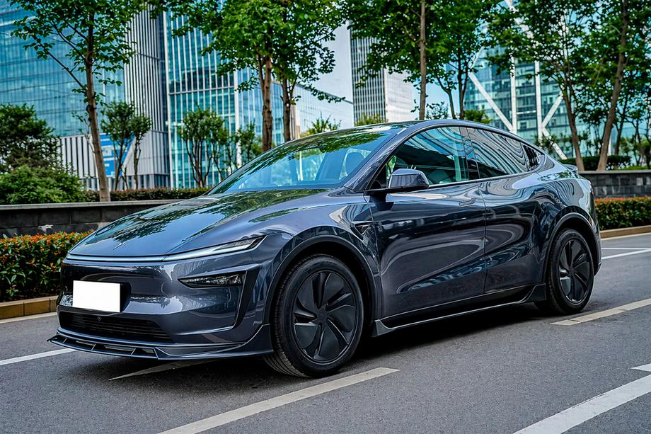 Tesla Model Y 2020– Bodykit-sats Black Warrior (för 2025+) Image