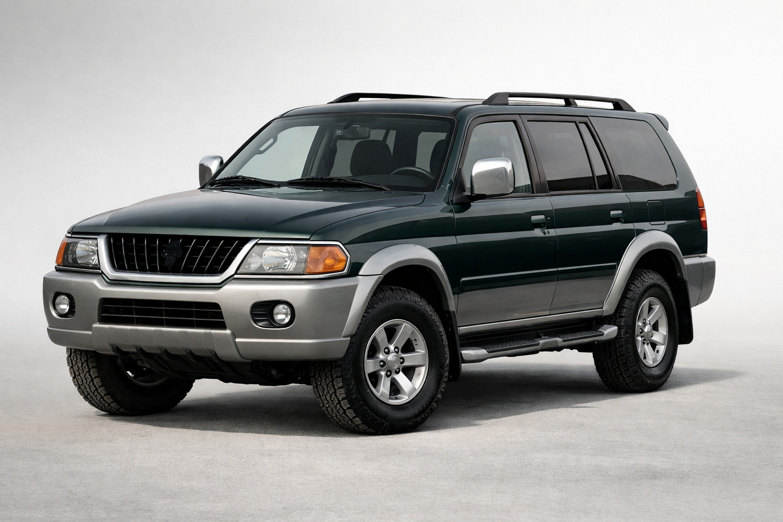 Test av Mitsubishi Pajero Sport 1996–2007: gammal rambyggd SUV utan krusiduller