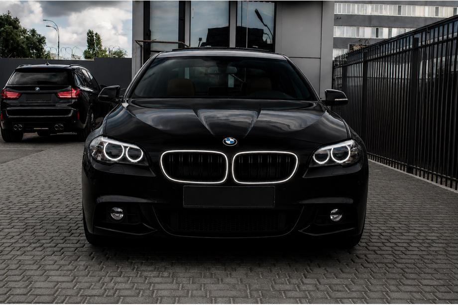 BMW 5-serien F10/F11 2010–2016 BMW njurgaller M-look LED (svart högglans) Image