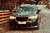 BMW X7 G07 2019– BMW njurgrill M-Look LED (2019-2022, blanksvart högglans) foto 5
