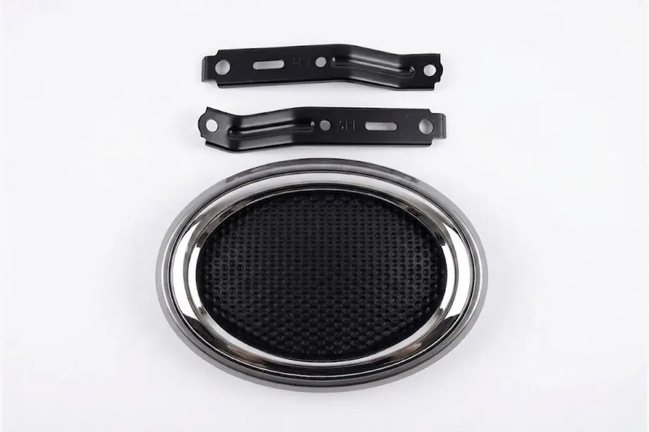 Toyota Land Cruiser Prado 150 2009–2023 Främre emblem V4 (2013-2017, 20 x 14 cm) Image