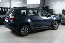Nissan Terrano 2014– Sidosteg Allmond Black (2 st, aluminium) foto 1