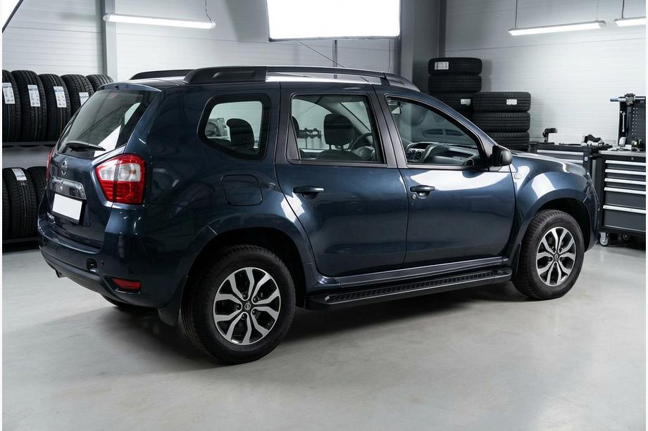 Nissan Terrano 2014– Sidosteg Allmond Black (2 st, aluminium) Image