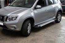 Nissan Terrano 2014– Sidosteg Vision New Grey (2 st, aluminium) foto 1