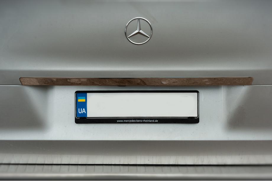 Mercedes Vito/V-klass W447 2014– Bred list ovanför registreringsskylten (rostfritt stål) Image