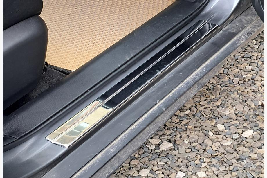 Nissan X-trail T32/Rogue 2014–2021 Instegsskydd OmsaLine (4 st, rostfritt stål) Image