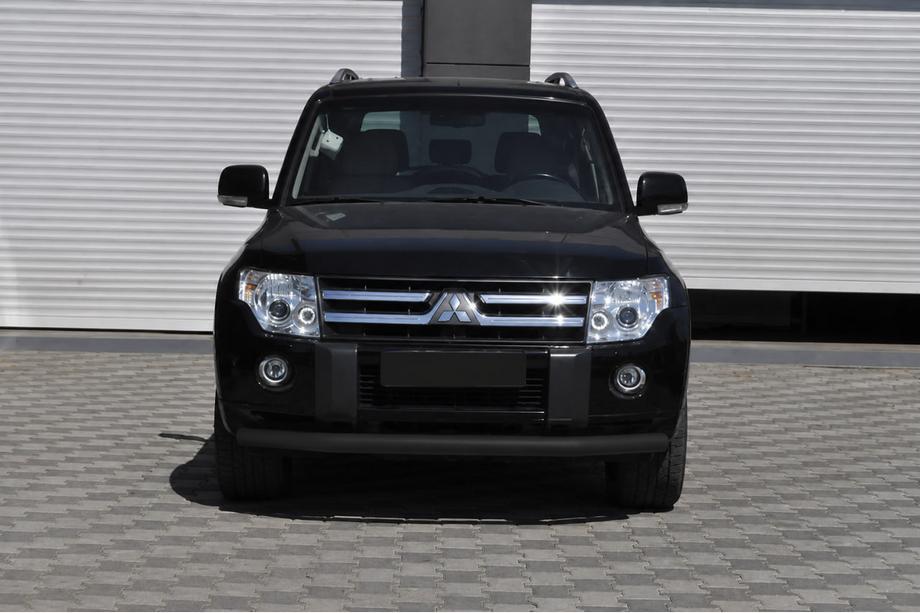 Mitsubishi Pajero Wagon IV 2006–2021 Frontbåge ST008 Black (rostfritt stål) Image