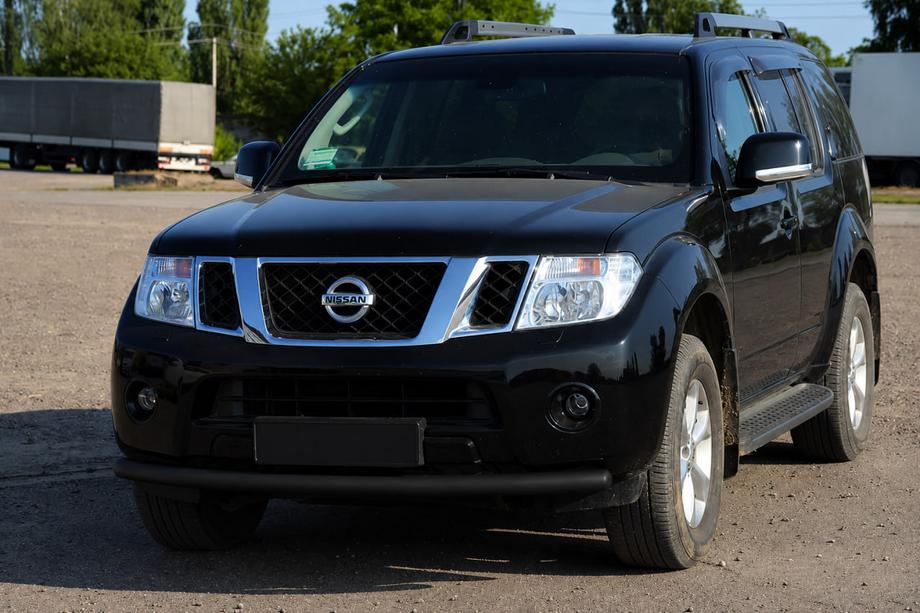Nissan Navara 2006–2015 Frontbåge ST008 Black (rostfritt stål) Image