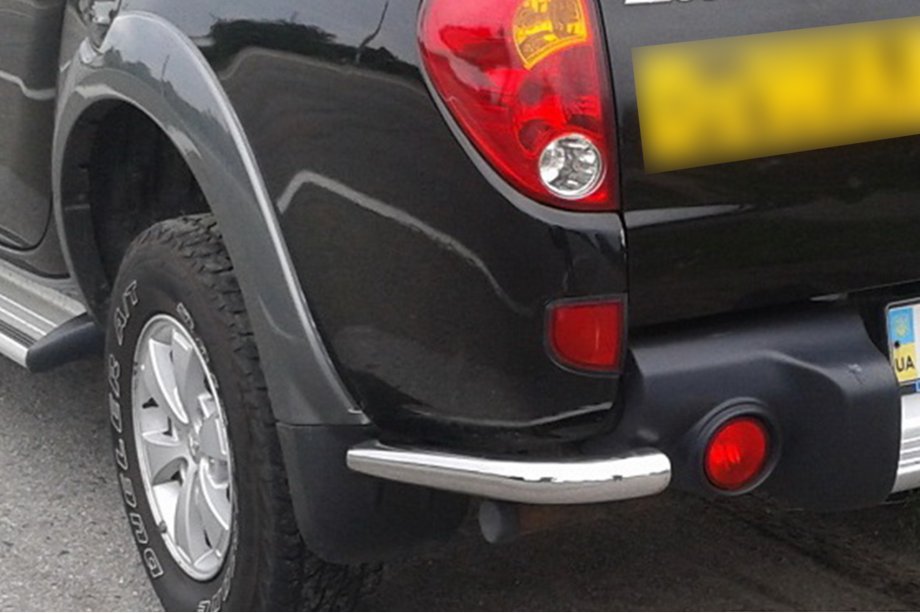 Mitsubishi L200 2006–2015 Bakre hörn AK003 (2 st, rostfritt stål) Image