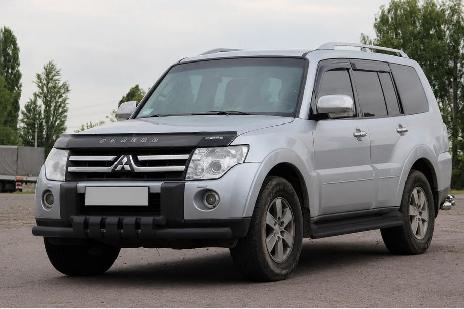Mitsubishi Pajero Wagon III 1999–2006 Frontskydd ST015 Black (rostfritt stål) Image