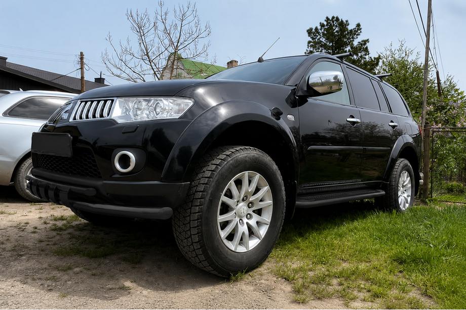 Mitsubishi Pajero Sport 2008–2015 Frontskydd ST015 Black (rostfritt stål) Image
