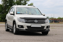 Volkswagen Tiguan 2007–2016 Frontskydd ST016 Black (rostfritt stål) foto 2