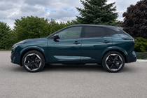 Nissan Qashqai 2021– Integrerade takrails svarta OEM (aluminium) foto 1