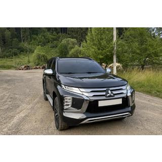 Integrerade takrails svarta OEM (2019-, aluminium) Mitsubishi Pajero Sport 2015– foto 2