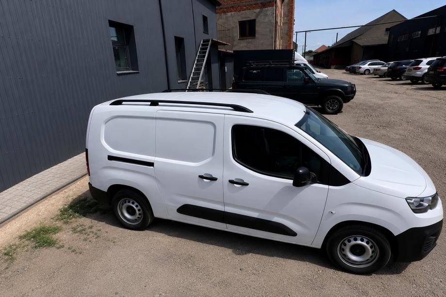 Citroen Berlingo/Multispace 2018– Svarta takrails (turkisk design) Standard, plastfötter Image