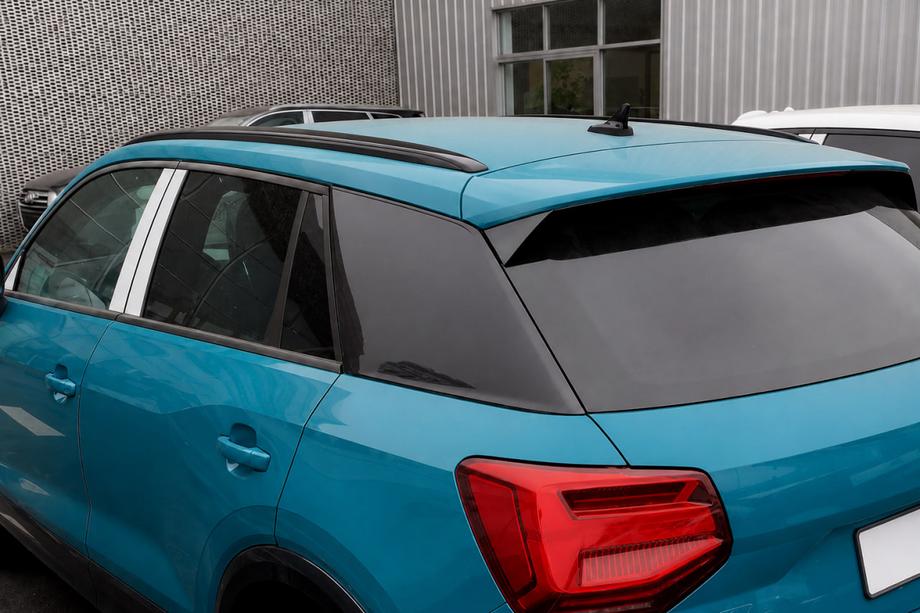 Audi Q2 2016– Integrerade takrails, svarta OEM (aluminium, montering med lim) Image