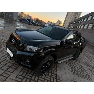 Svarta OEM takrails (ABS-plast, montering med lim) Nissan Navara/NP300 2016– foto 1