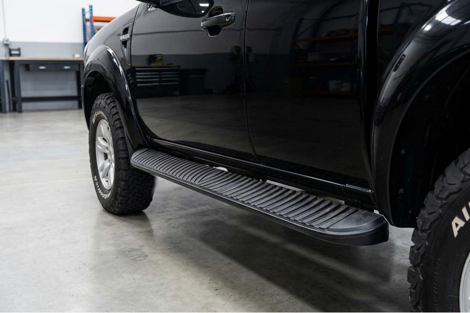 Mazda BT-50 2007–2012 Sidosteg Tayga Black (2 st, aluminium) Image