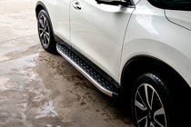 Nissan X-trail T32/Rogue 2014–2021 Sidosteg BlackLine (2 st, aluminium) foto 1