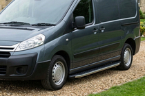 Citroen Jumpy 2007–2017 Sidosteg BlackLine (2 st, aluminium) Kort hjulbas foto 1