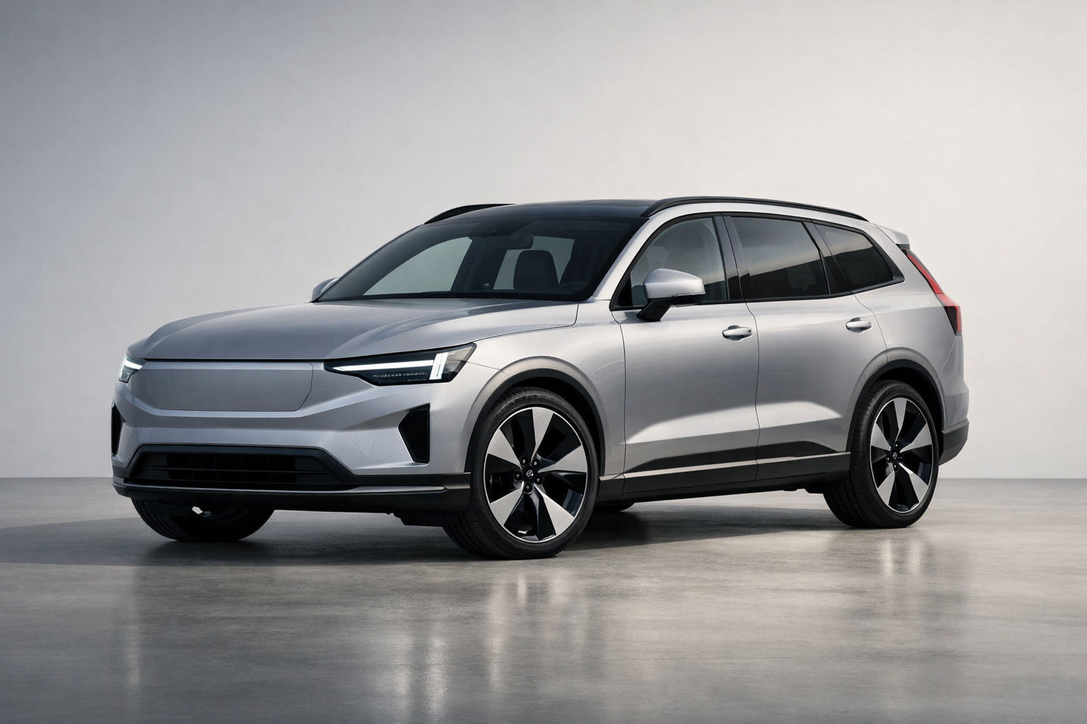 Test av Volvo EX90: eldrivet flaggskepp med skandinavisk ingenjörskonst