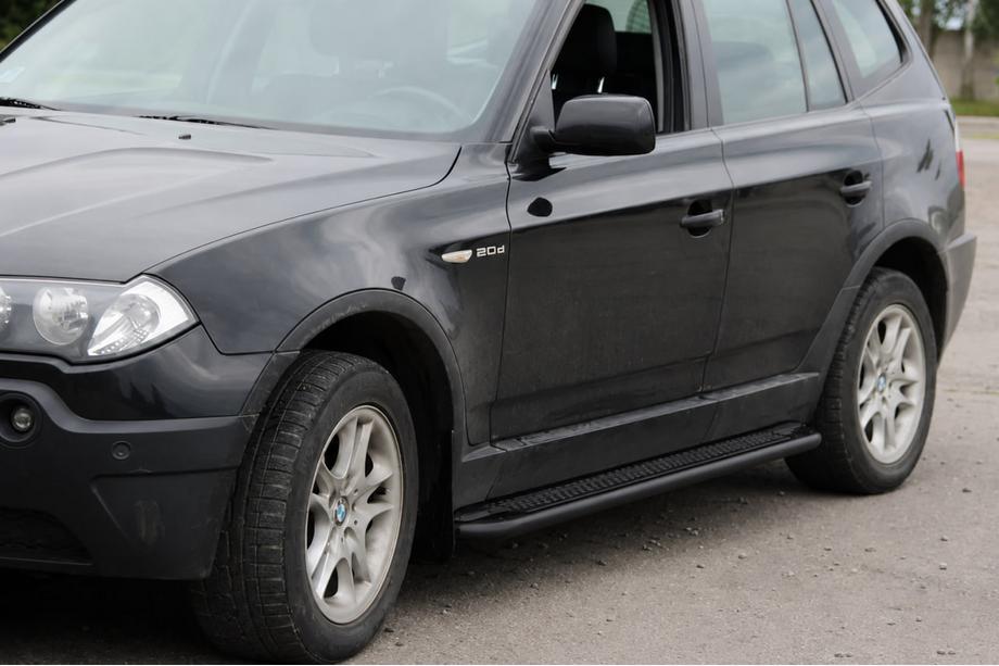 BMW X3 E83 2003–2010 Sidosteg KB001 Black (rostfritt stål) Image