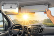Så tar du bort bländande sol i vindrutan på Ford Transit vid morgonkörning foto 1