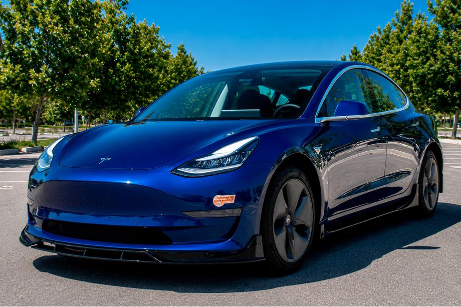 Tesla Model 3 2017– Frontläpp till främre stötfångare Lip Fast (för 2017-2023) Image