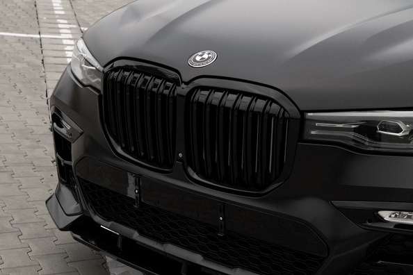 Från standard BMW X7 G07 till M-Sport: utfört arbete och resultat