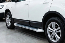 Nissan Qashqai 2010–2014 Sidosteg Allmond White (2 st, aluminium) foto 1