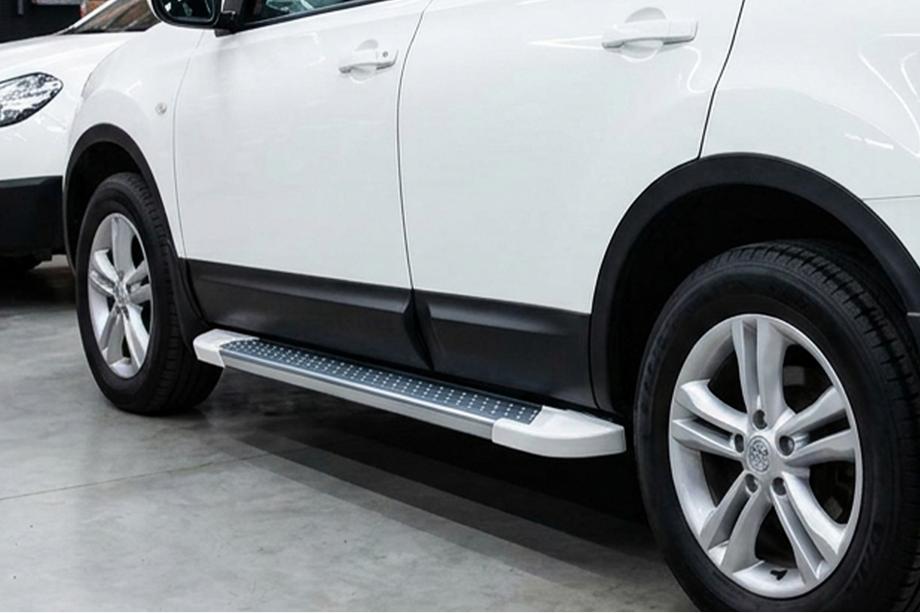 Nissan Qashqai 2010–2014 Sidosteg Allmond White (2 st, aluminium) Image