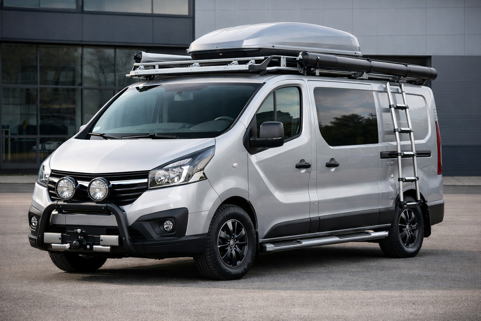 Uppgraderingspaket för Opel Vivaro för landsväg och leverans