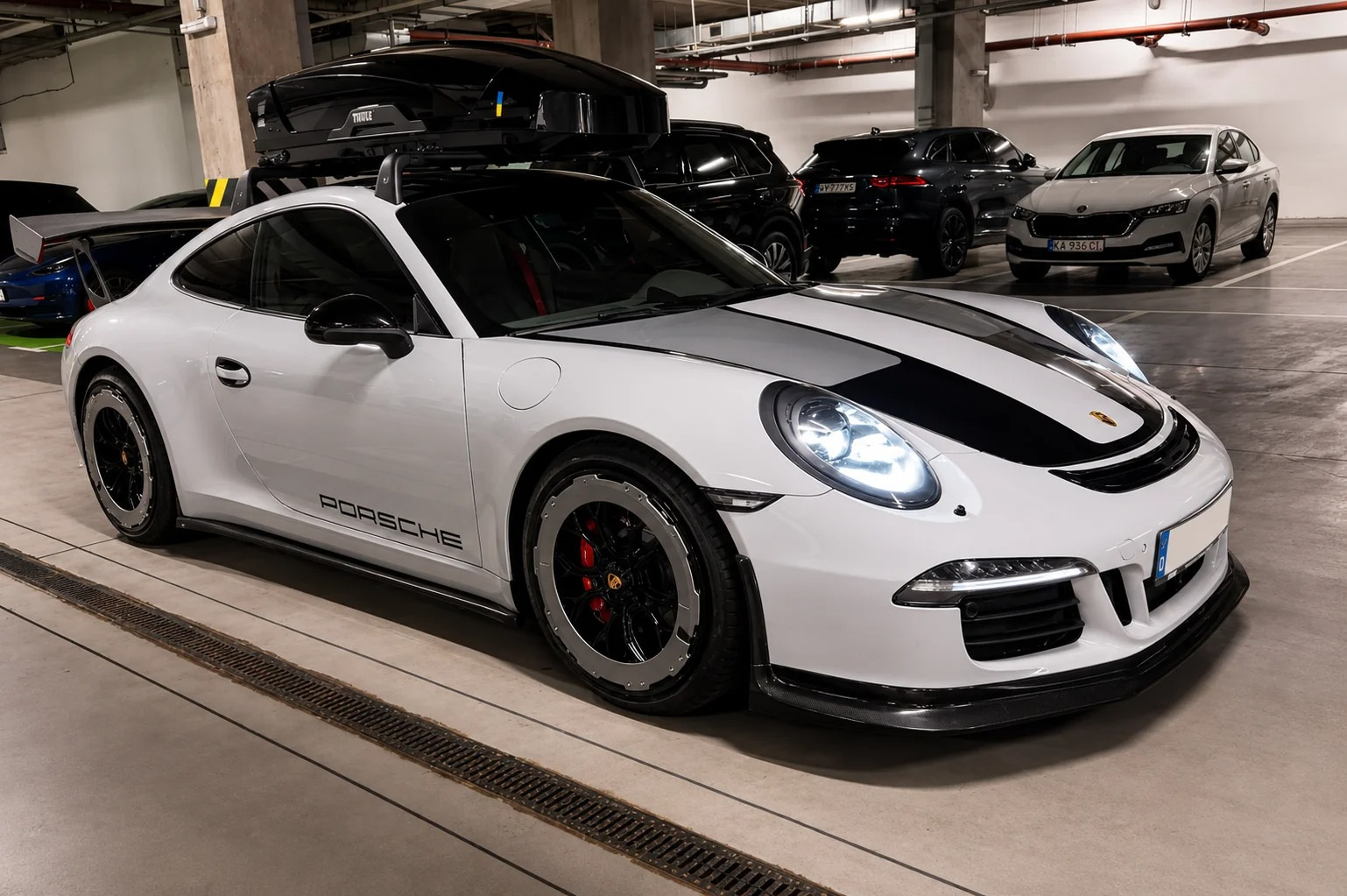 Uppgradering av Porsche 911 (991): kolfiberspoiler och fälgar