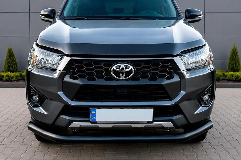 Toyota Hilux 2020: montering av frontskydd — vårt arbete