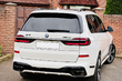 BMW X7 G07 2019–: montering av LCI M-Performance facelift-kit foto 8