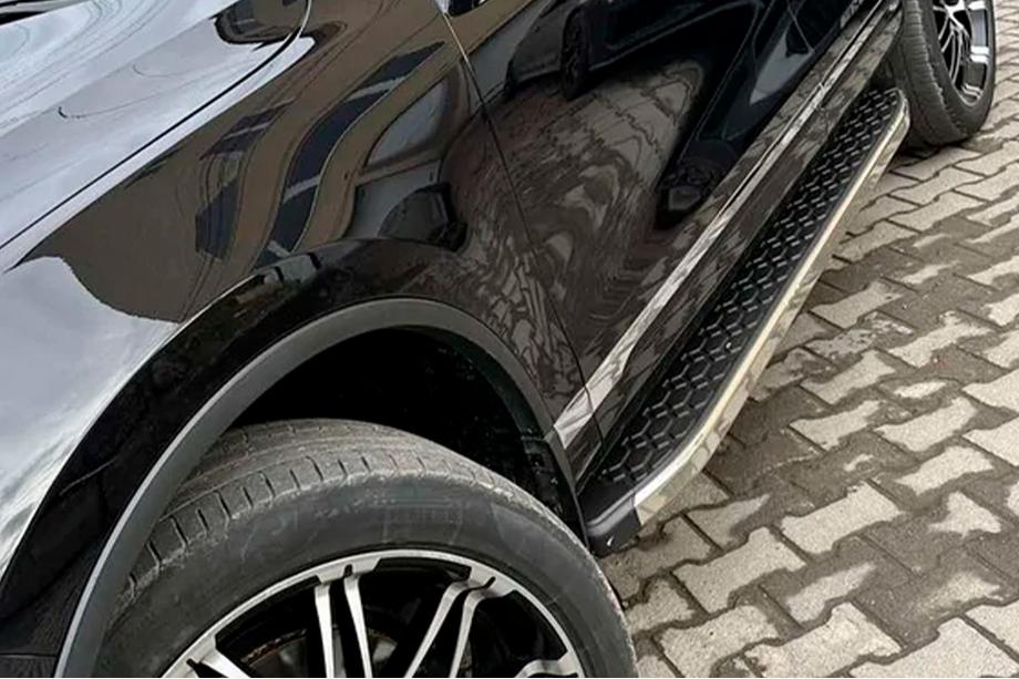 Volkswagen Touareg 2010–2018 Sidosteg BlackLine (2 st, aluminium) Foto 4