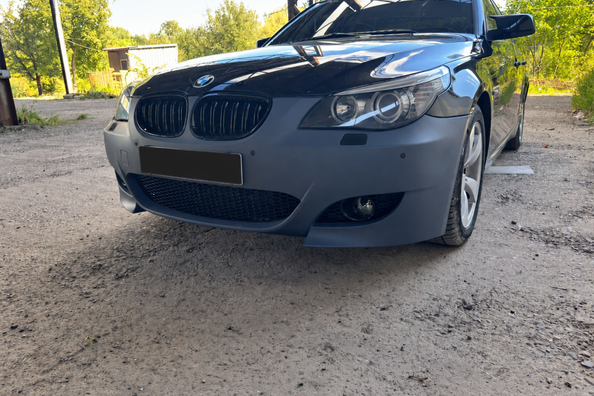 BMW E60/E61-tuning: montering av M5-frontstötfångare