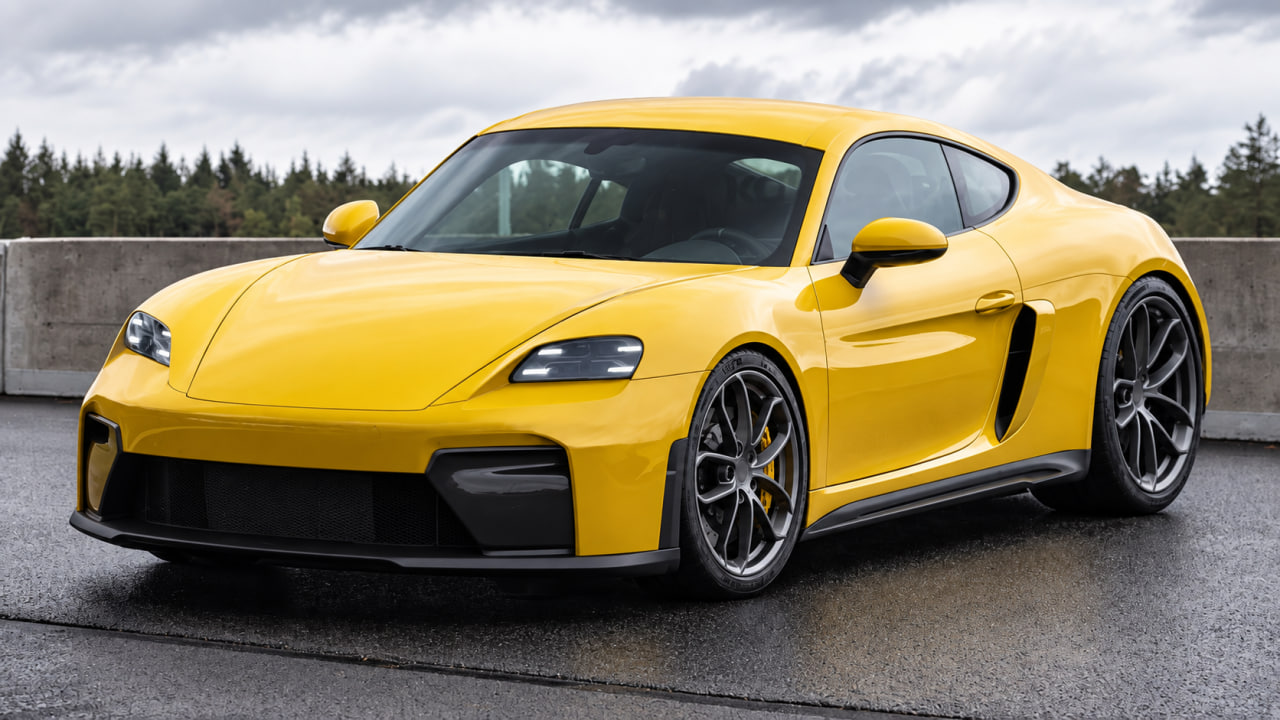 Porsche 718 EV 2027: prototyp nästan utan kamouflage siktad på Nürburgring