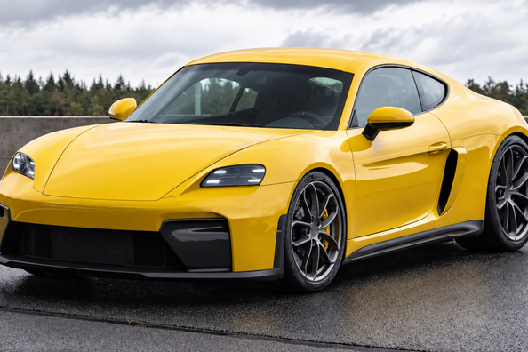 Porsche 718 EV 2027: prototyp nästan utan kamouflage siktad på Nürburgring Foto 1