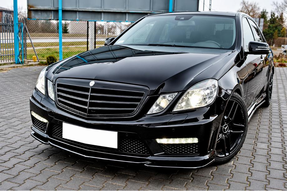 Mercedes E-class W212 2009–2016 Främre läppspoiler DPT (för E63 AMG, 2009-2012, svart högglans) Image