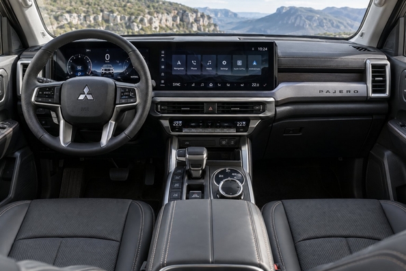 Nya Mitsubishi Pajero 2026: SUV med rambalk och Super Select 4WD-II