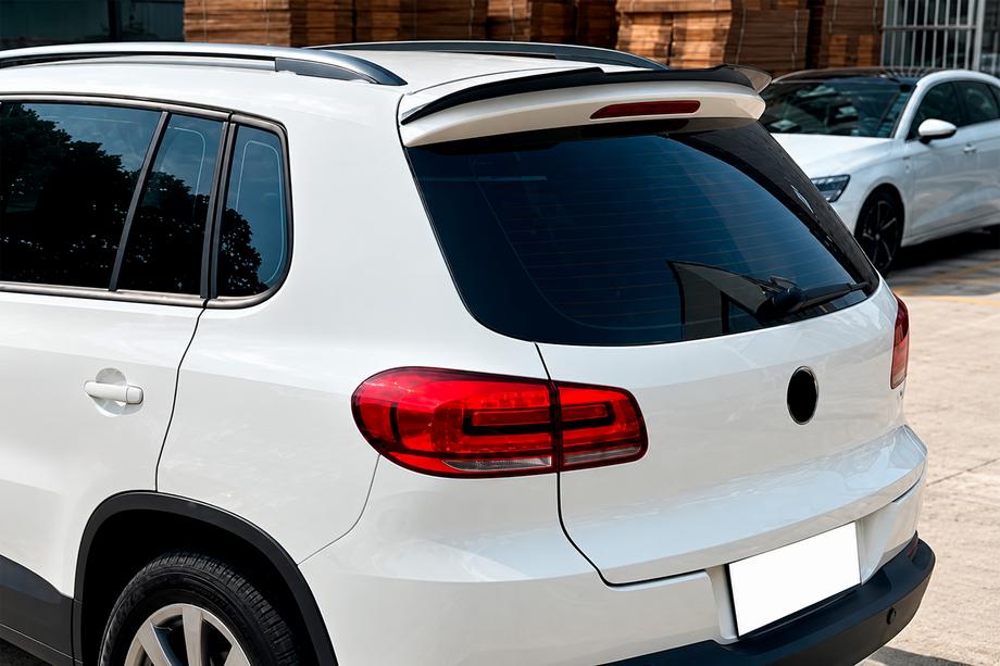 Volkswagen Tiguan 2007–2016 DPT spoiler (2011-2015, blanksvart) Image
