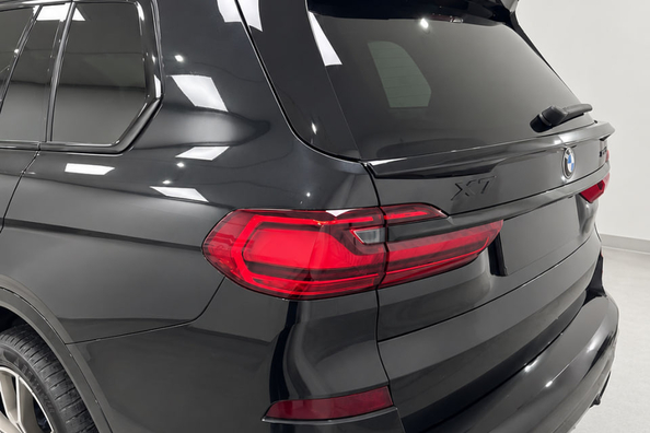 BMW X7 G07 2019–2022: montering av Paradigm Black Knight V2 bodykit på M-Sport – vårt arbete Foto 1