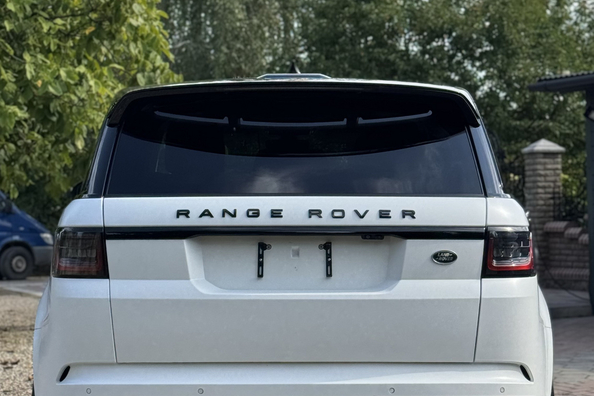 Range Rover Sport L494 2018–2022: montering av SVR-bodykit – våra arbeten Foto 15