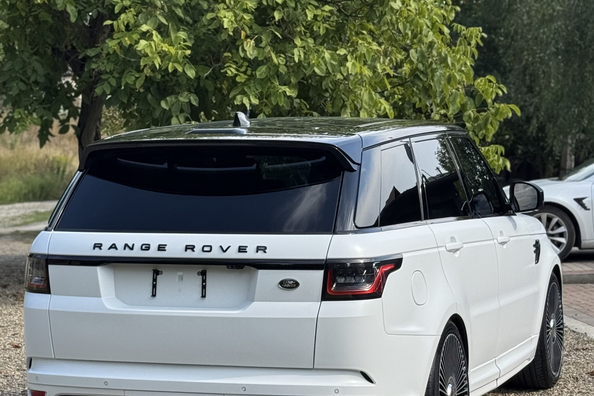 Range Rover Sport L494 2018–2022: montering av SVR-bodykit – våra arbeten Foto 14
